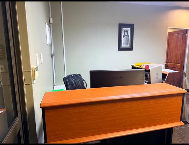 BUSINESS PROPERTY TO RENT IN ELDORAIGNE